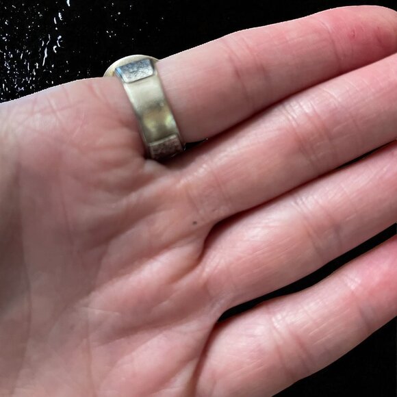 Retired Silpada Textured Oxidized Sterling CZ Disc Ring - Picture 4 of 8